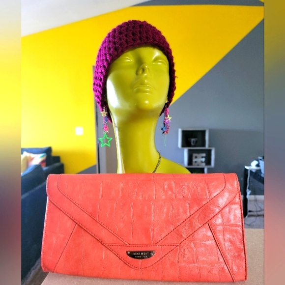 Nine West Handbags - Nine West clutch